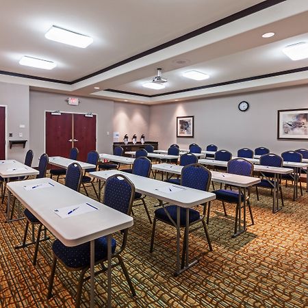 Holiday Inn Express & Suites Cleveland By Ihg Εξωτερικό φωτογραφία