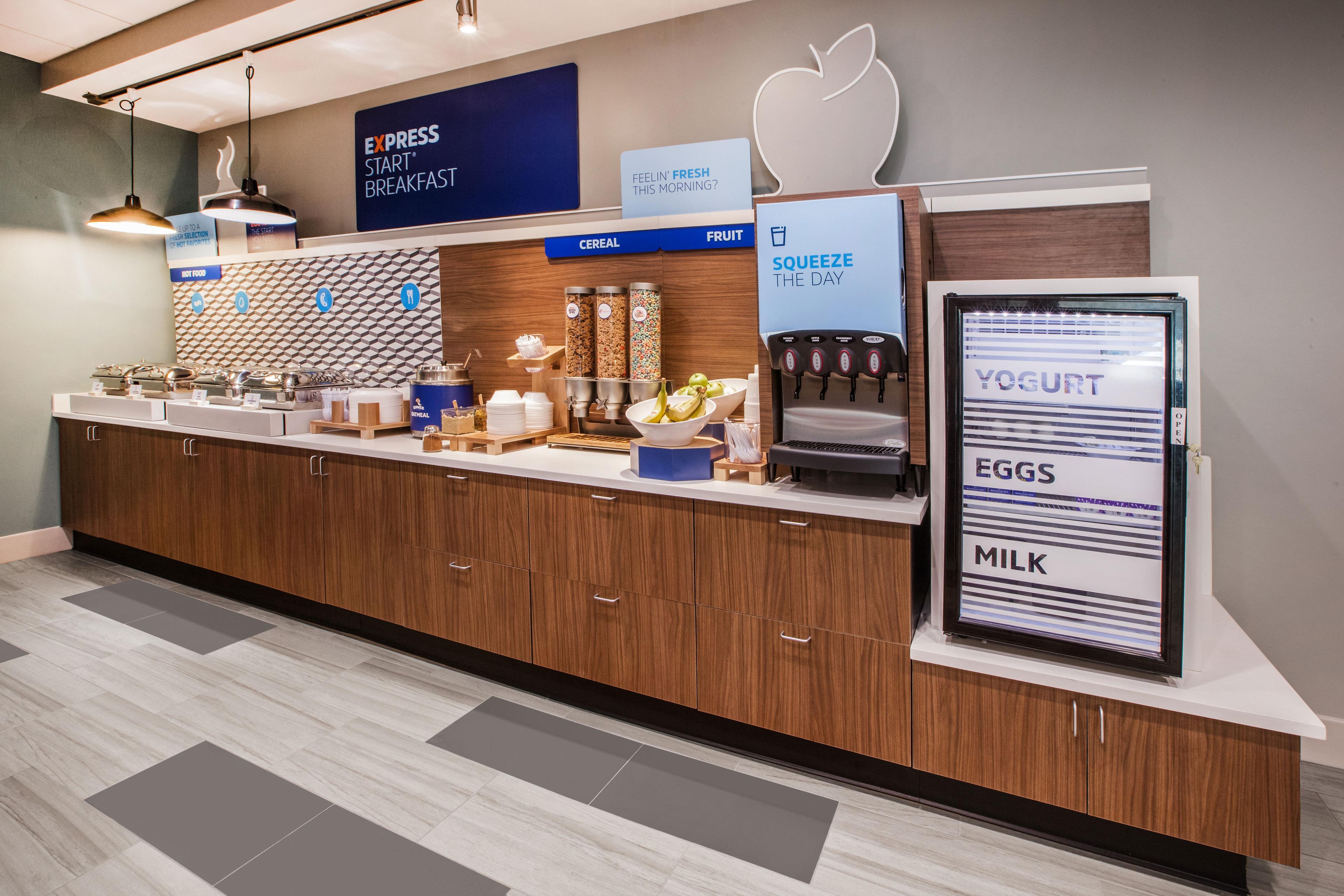 Holiday Inn Express & Suites Cleveland By Ihg Εξωτερικό φωτογραφία
