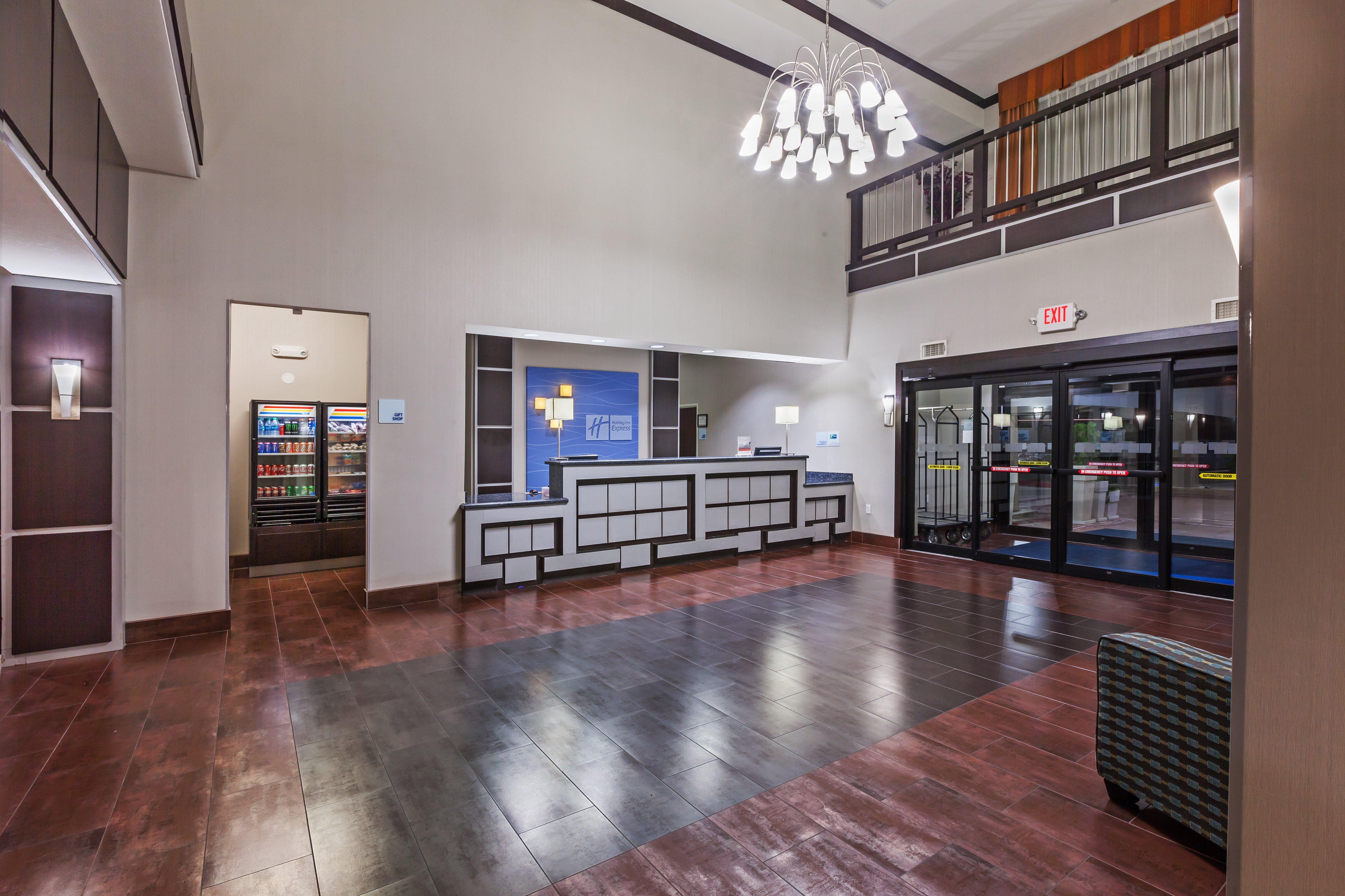 Holiday Inn Express & Suites Cleveland By Ihg Εξωτερικό φωτογραφία