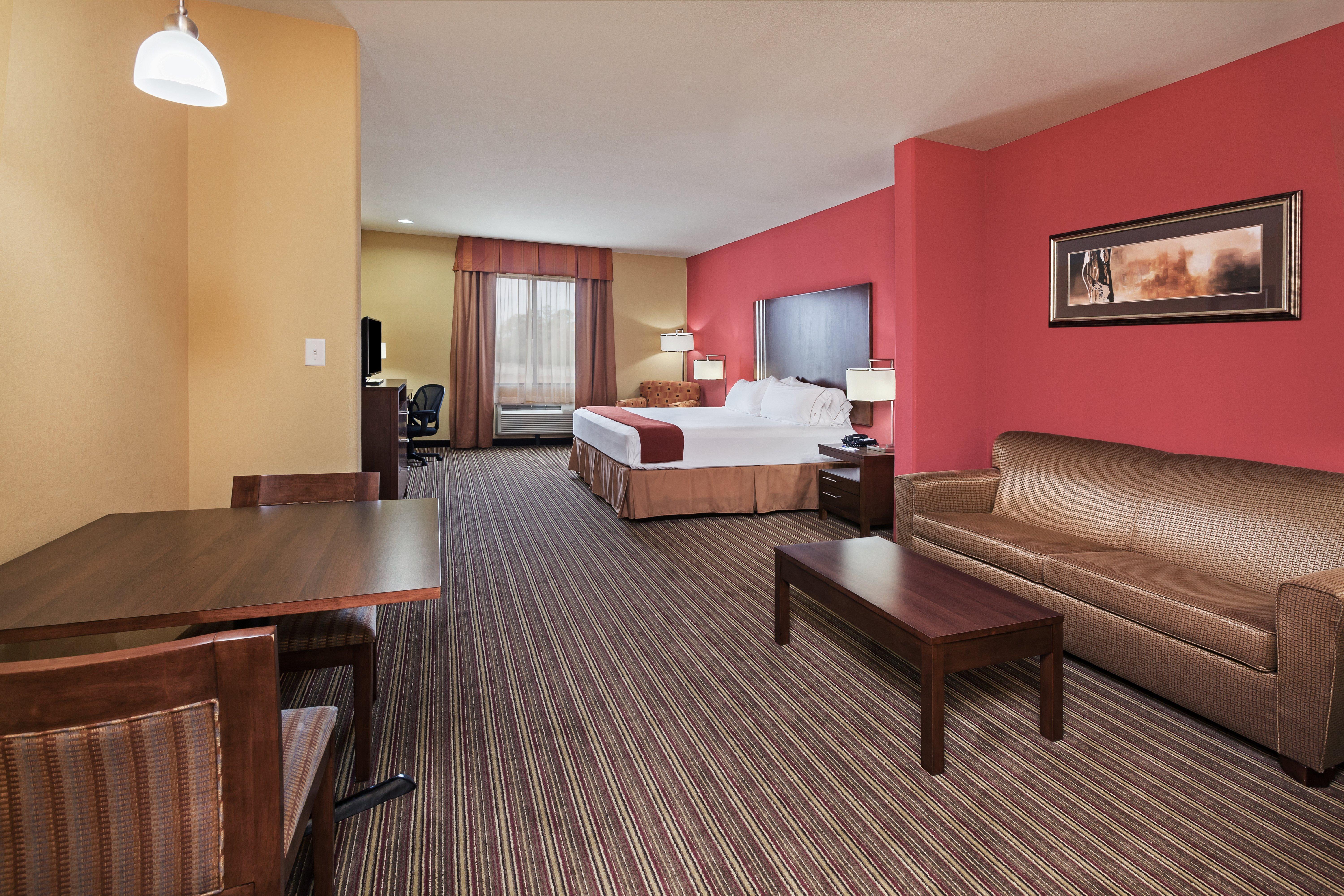 Holiday Inn Express & Suites Cleveland By Ihg Εξωτερικό φωτογραφία