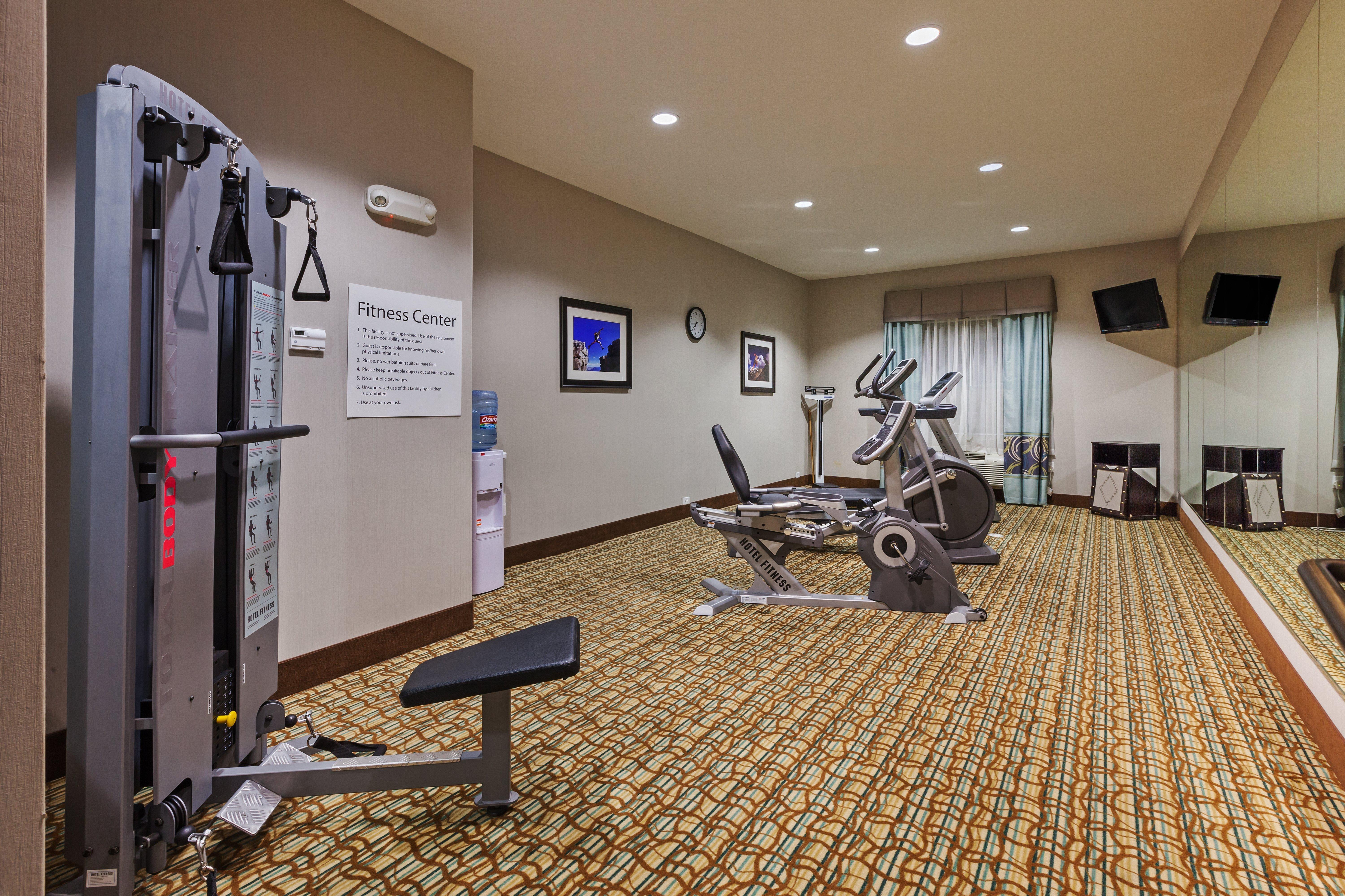 Holiday Inn Express & Suites Cleveland By Ihg Εξωτερικό φωτογραφία