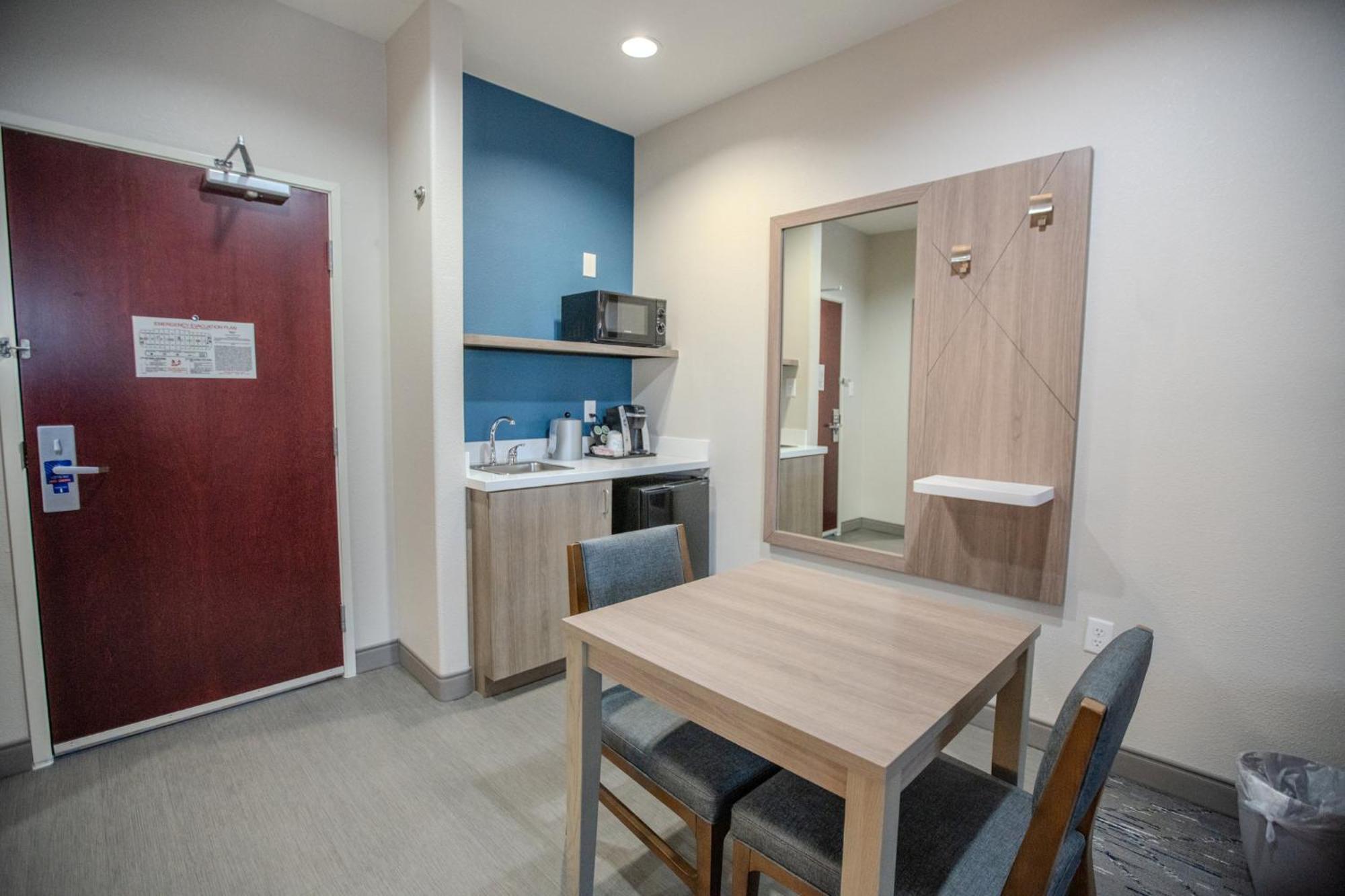 Holiday Inn Express & Suites Cleveland By Ihg Εξωτερικό φωτογραφία
