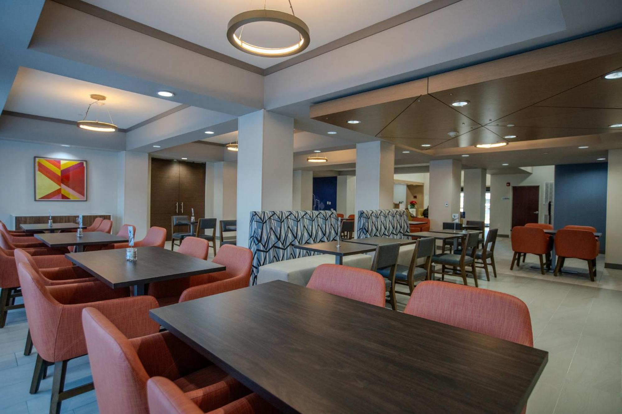 Holiday Inn Express & Suites Cleveland By Ihg Εξωτερικό φωτογραφία