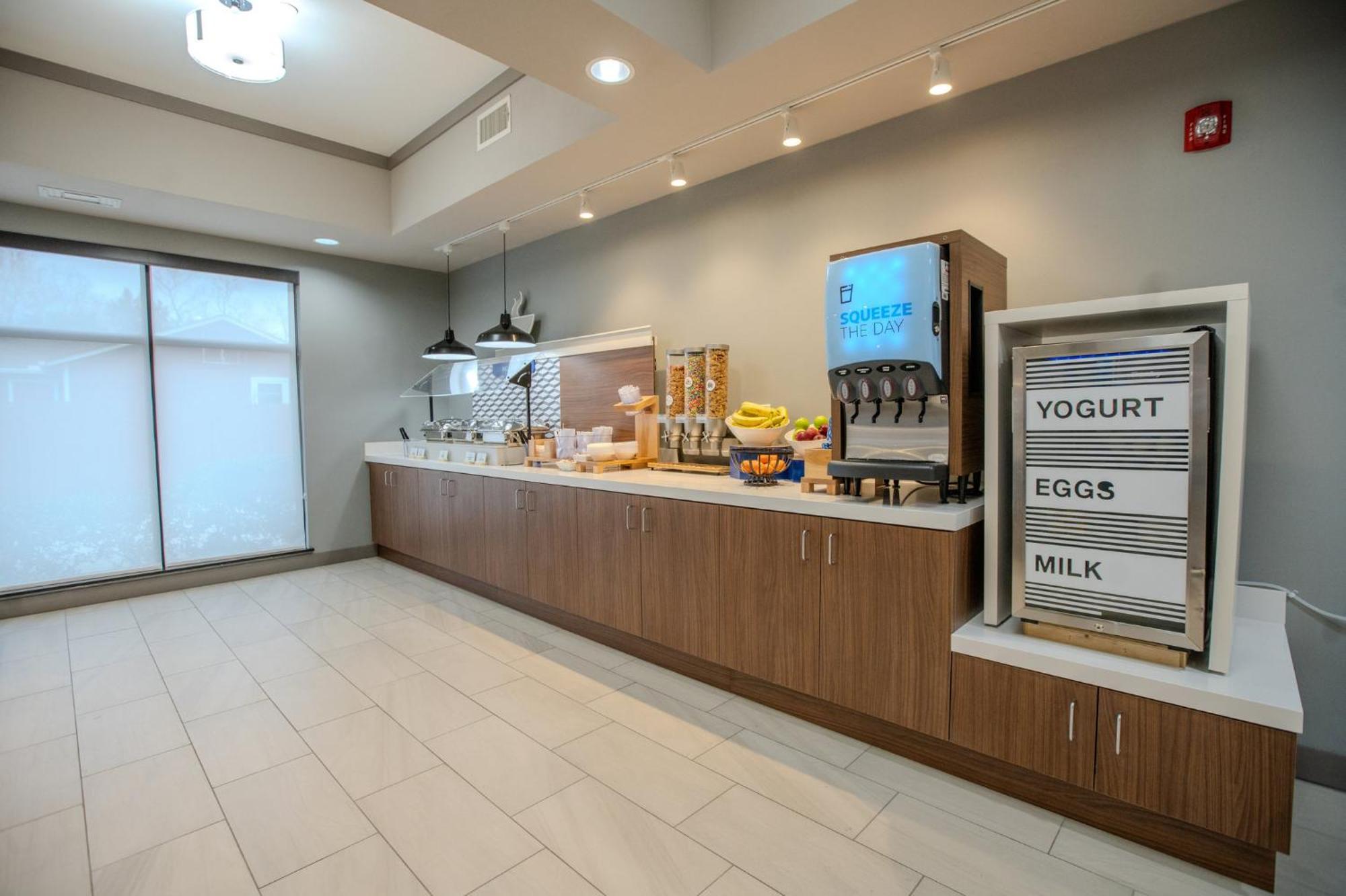 Holiday Inn Express & Suites Cleveland By Ihg Εξωτερικό φωτογραφία