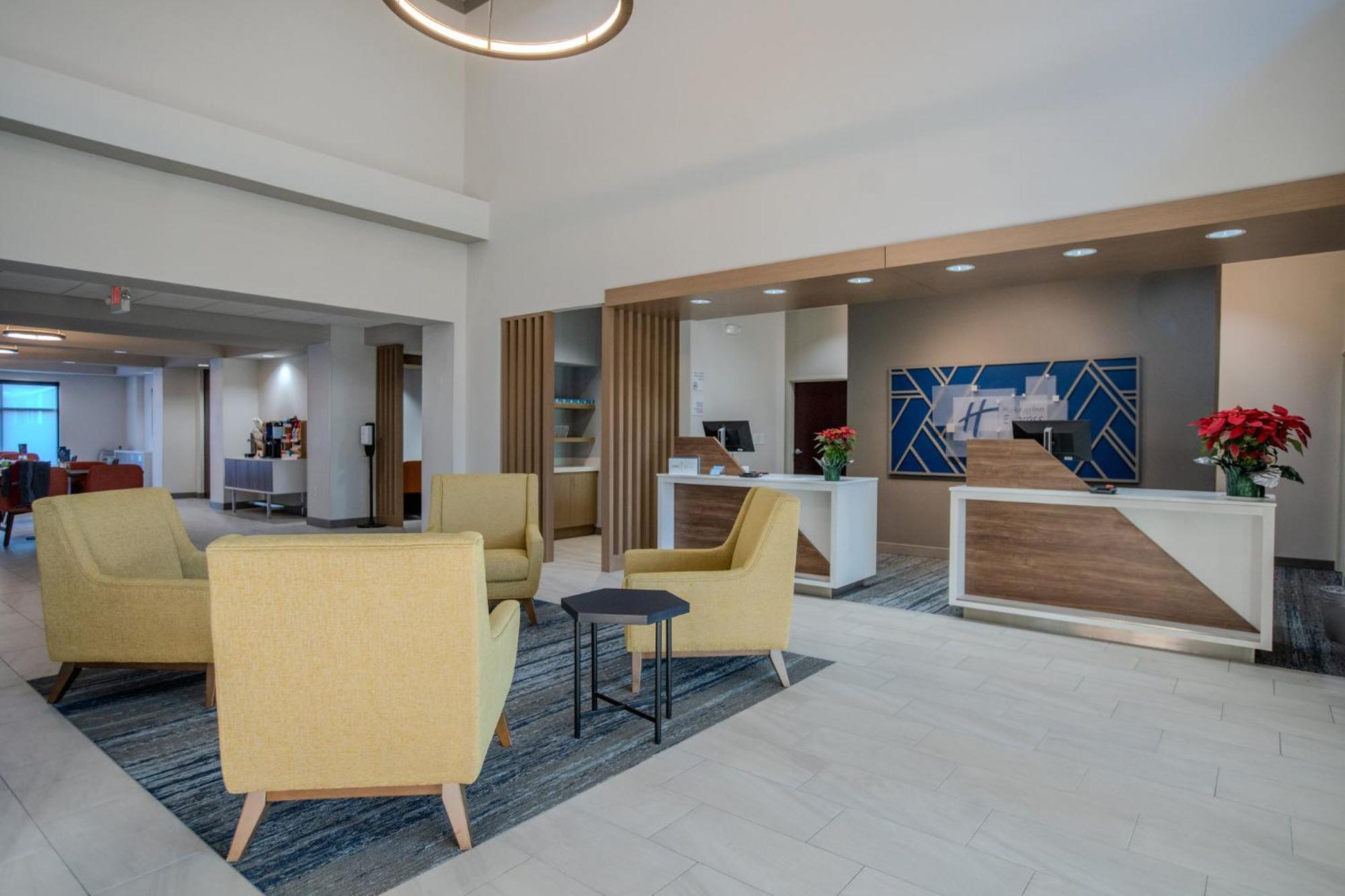 Holiday Inn Express & Suites Cleveland By Ihg Εξωτερικό φωτογραφία