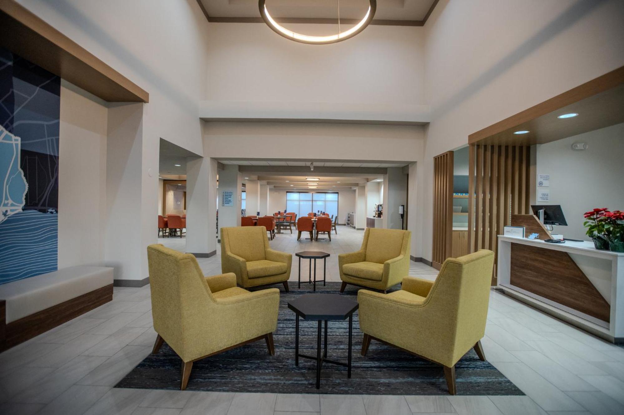 Holiday Inn Express & Suites Cleveland By Ihg Εξωτερικό φωτογραφία